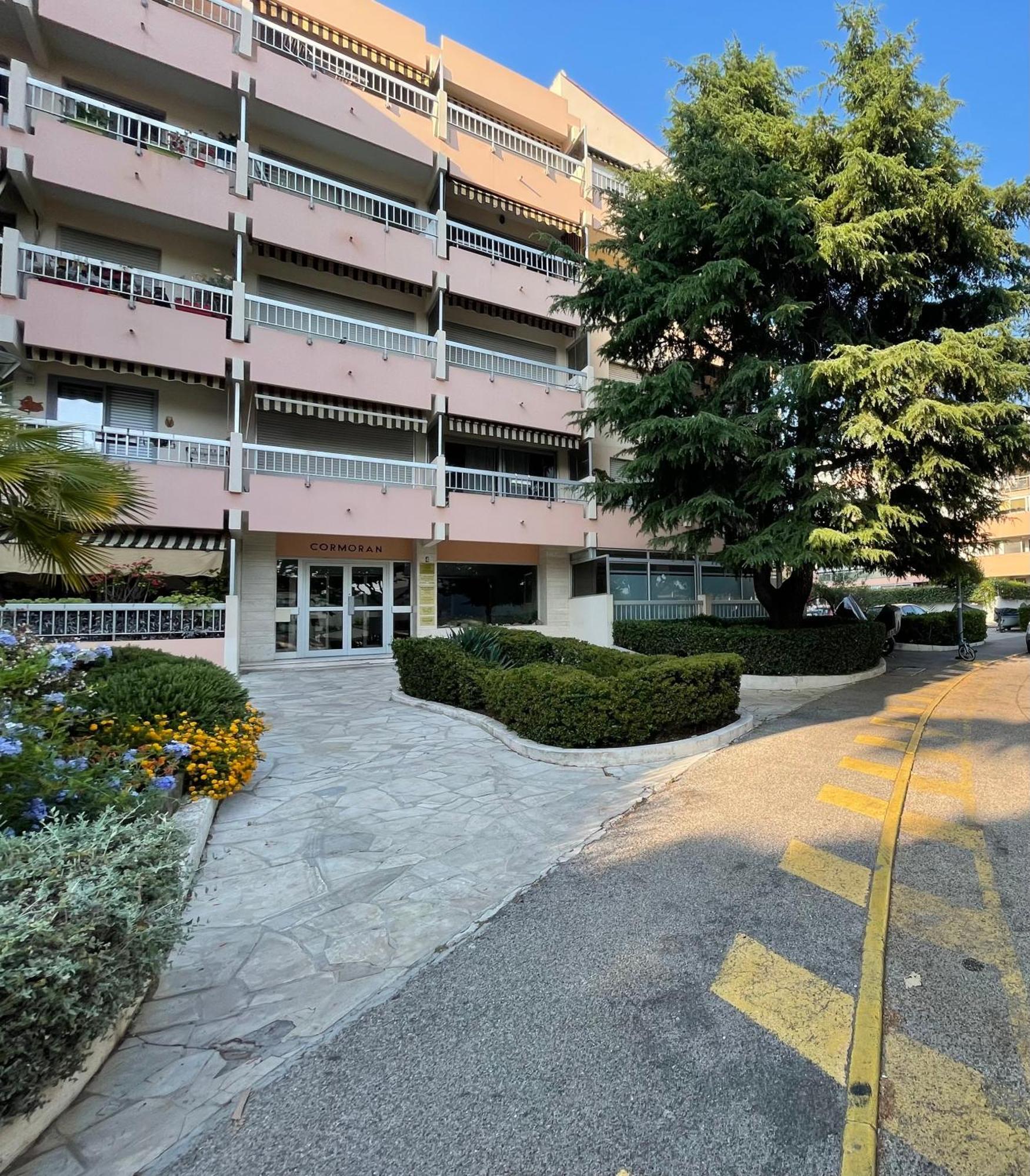 Apartment Superbe Avec Terrasse Proximite